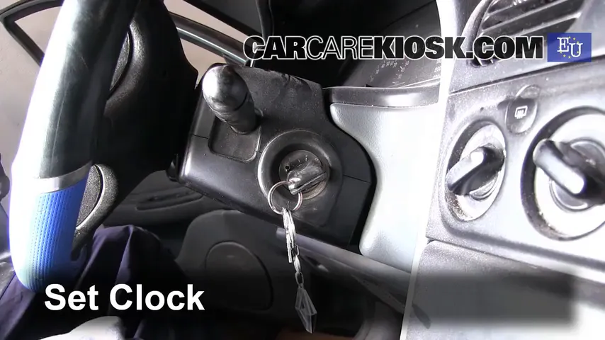 1997 Renault Laguna Combi 1.6L 4 Cyl. Clock